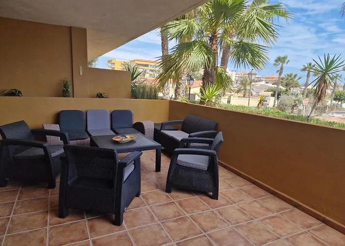 Espana - Punta Prima Torrevieja Orihuela Costa - Large Apartment For 6-People 85M2 And Terrace 40M2 Central Air Conditioning Wi-Fi Living Room Kitchen 2 Bedrooms 2 Bathrooms 3 Swimming Pools Parking Security To The Sea 200M Only 40 Min To The Airport