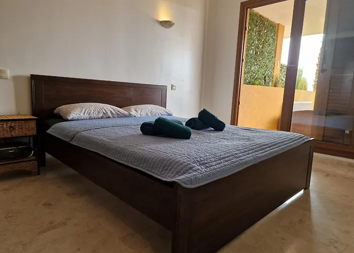 Espana - Punta Prima Torrevieja Orihuela Costa - Large Apartment For 6-People 85M2 And Terrace 40M2 Central Air Conditioning Wi-Fi Living Room Kitchen 2 Bedrooms 2 Bathrooms 3 Swimming Pools Parking Security To The Sea 160M Only 40 Min To The Airport