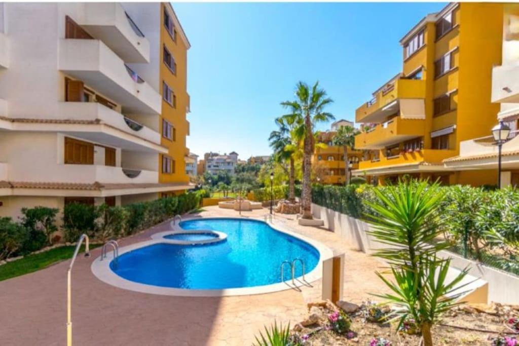 Espana - Punta Prima Orihuela Costa - Large For 6-people 85m2 And Terrace 40m2 Air Conditioning Wi-fi Living Kitchen 2 Bedrooms 2 Bathrooms 3 Swimming Pools Parking Security To The Sea 200m Only 40 Min To The Airport Apartment *