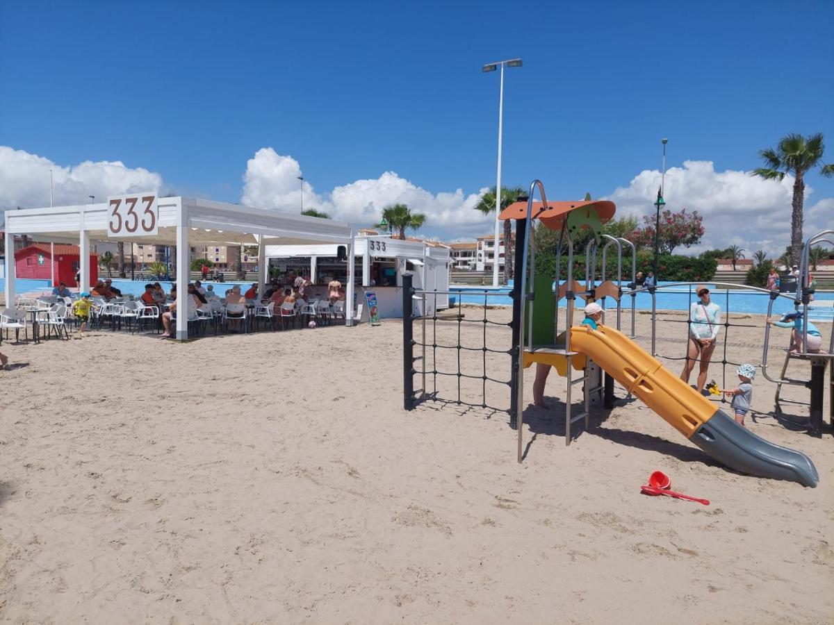Appartement Espana - Punta Prima Orihuela Costa - Large For 6-people 85m2 And Terrace 40m2 Air Conditioning Wi-fi Living Kitchen 2 Bedrooms 2 Bathrooms 3 Swimming Pools Parking Security To The Sea 160m Only 40 Min To The Airport Torrevieja