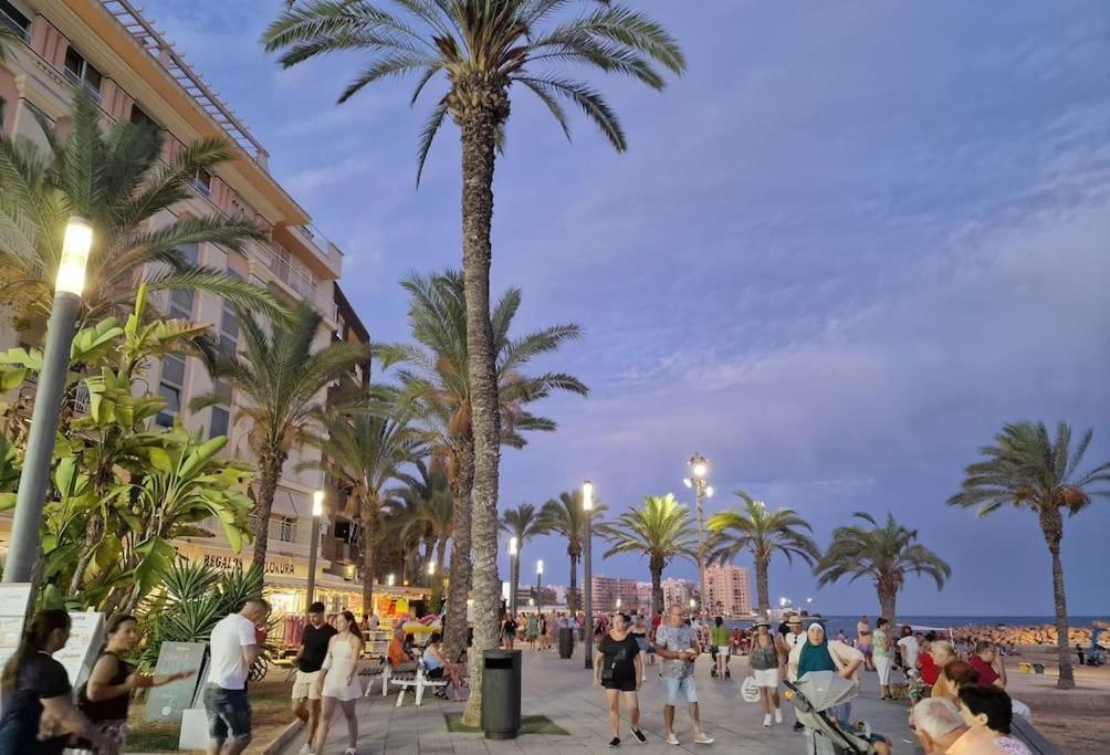 Espana - Punta Prima Orihuela Costa - Large For 6-people 85m2 And Terrace 40m2 Air Conditioning Wi-fi Living Kitchen 2 Bedrooms 2 Bathrooms 3 Swimming Pools Parking Security To The Sea 160m Only 40 Min To The Airport Apartment Torrevieja