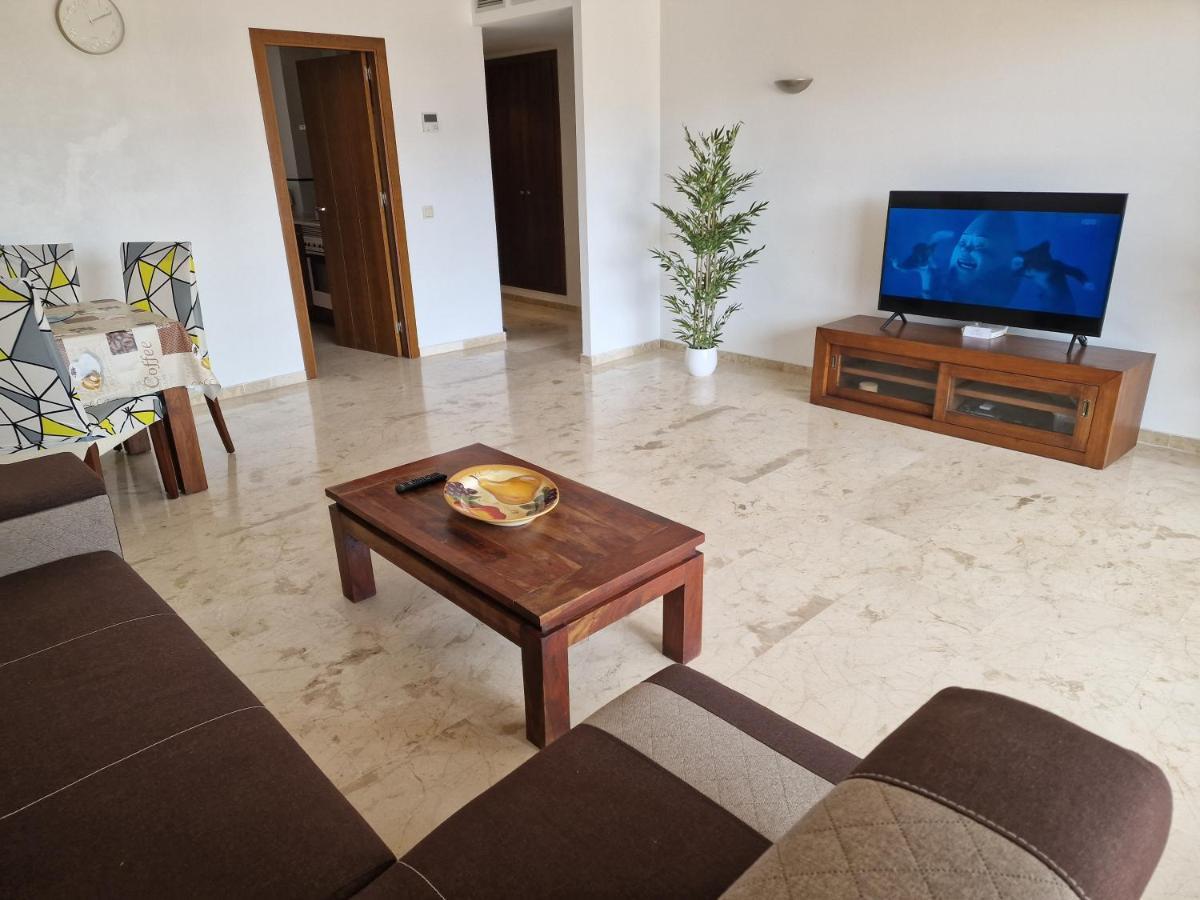 Appartement Espana - Punta Prima Orihuela Costa - Large For 6-people 85m2 And Terrace 40m2 Air Conditioning Wi-fi Living Kitchen 2 Bedrooms 2 Bathrooms 3 Swimming Pools Parking Security To The Sea 160m Only 40 Min To The Airport *