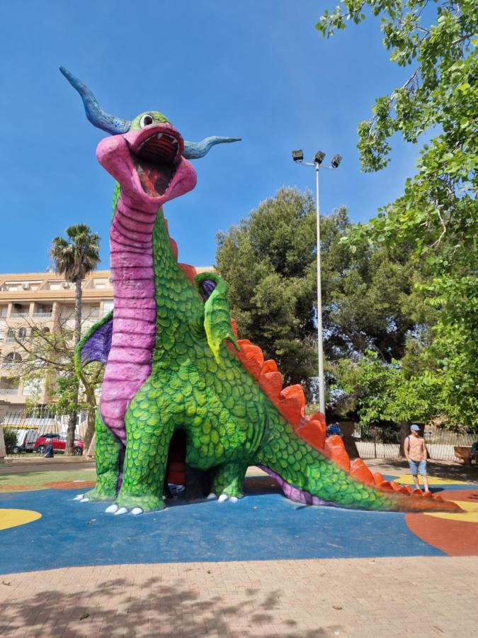 Appartamento Espana - Punta Prima Orihuela Costa - Large For 6-people 85m2 And Terrace 40m2 Air Conditioning Wi-fi Living Kitchen 2 Bedrooms 2 Bathrooms 3 Swimming Pools Parking Security To The Sea 160m Only 40 Min To The Airport