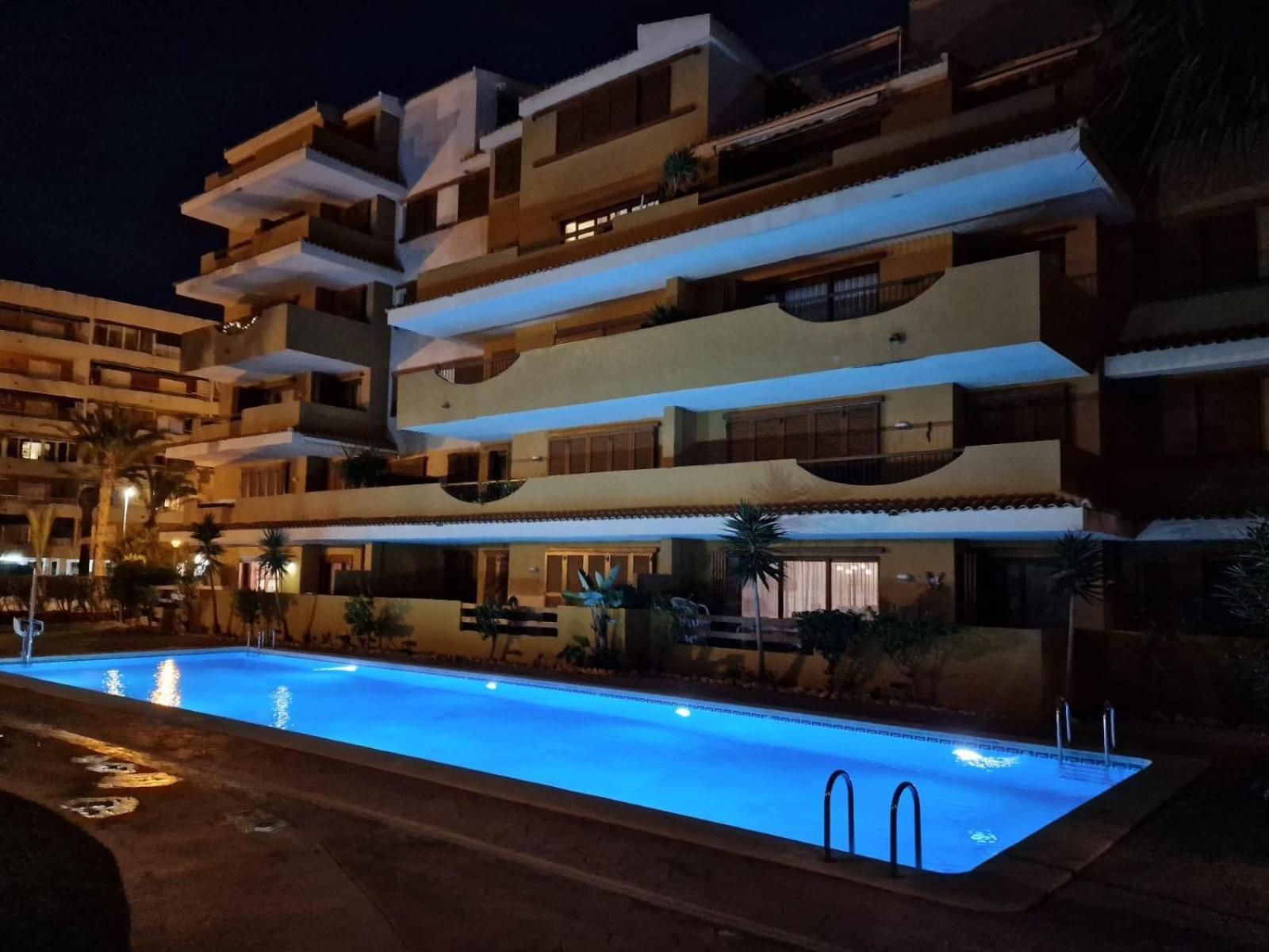 Espana - Punta Prima Orihuela Costa - Large For 6-people 85m2 And Terrace 40m2 Air Conditioning Wi-fi Living Kitchen 2 Bedrooms 2 Bathrooms 3 Swimming Pools Parking Security To The Sea 160m Only 40 Min To The Airport