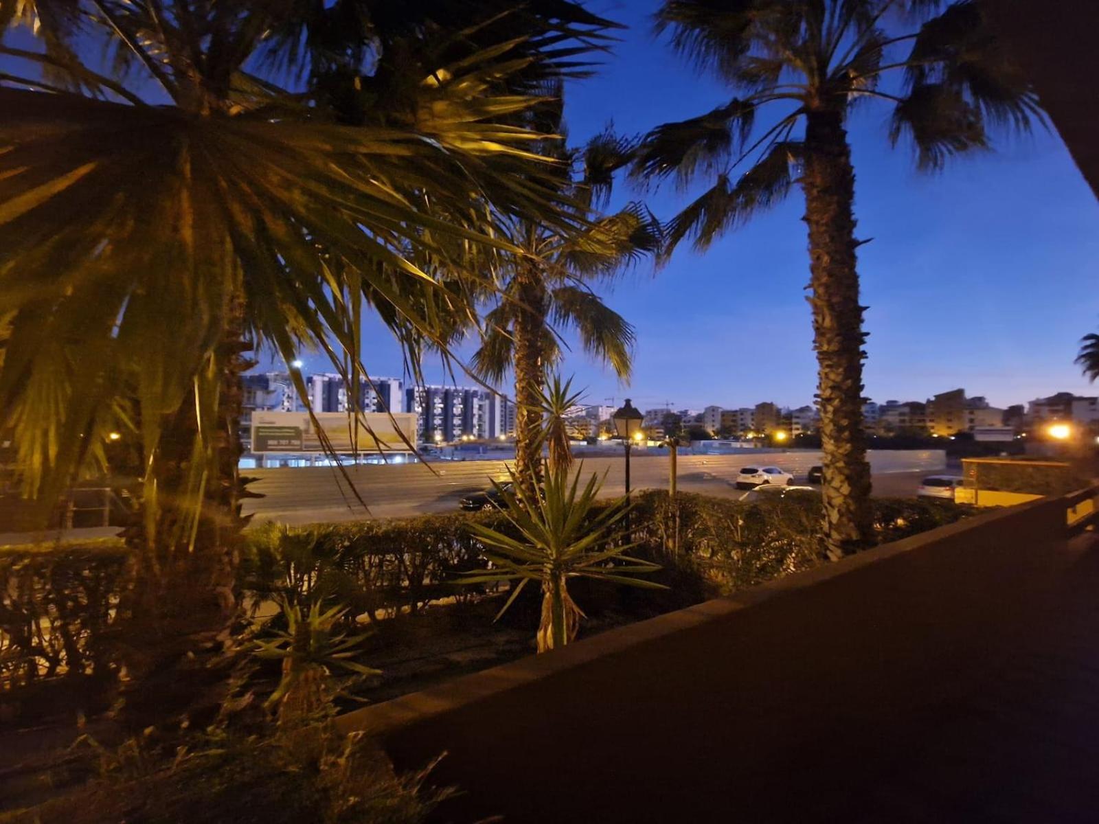 Espana - Punta Prima Orihuela Costa - Large For 6-people 85m2 And Terrace 40m2 Air Conditioning Wi-fi Living Kitchen 2 Bedrooms 2 Bathrooms 3 Swimming Pools Parking Security To The Sea 160m Only 40 Min To The Airport * Torrevieja
