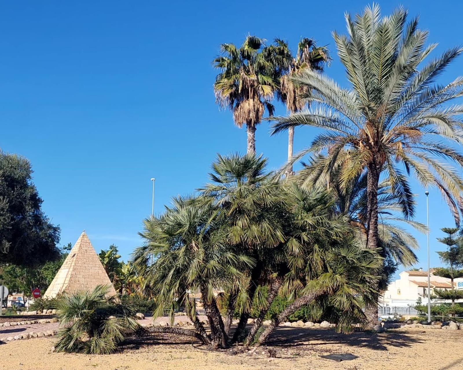 Espana - Punta Prima Orihuela Costa - Large For 6-people 85m2 And Terrace 40m2 Air Conditioning Wi-fi Living Kitchen 2 Bedrooms 2 Bathrooms 3 Swimming Pools Parking Security To The Sea 160m Only 40 Min To The Airport