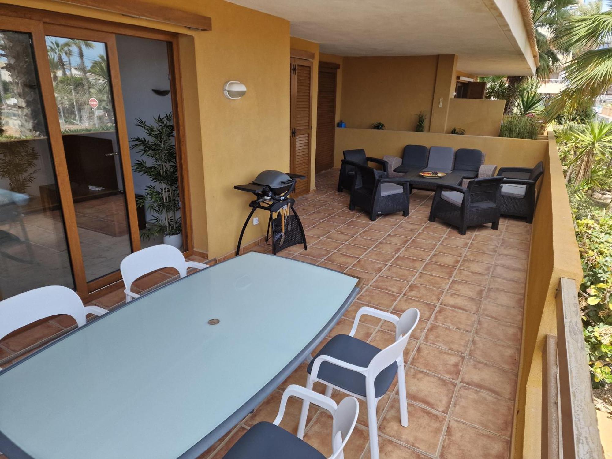 Apartment Espana - Punta Prima Orihuela Costa - Large For 6-people 85m2 And Terrace 40m2 Air Conditioning Wi-fi Living Kitchen 2 Bedrooms 2 Bathrooms 3 Swimming Pools Parking Security To The Sea 160m Only 40 Min To The Airport *
